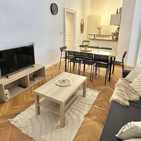Apartment Mia - Old Town, Ac บราติสลาวา ภายนอก รูปภาพ