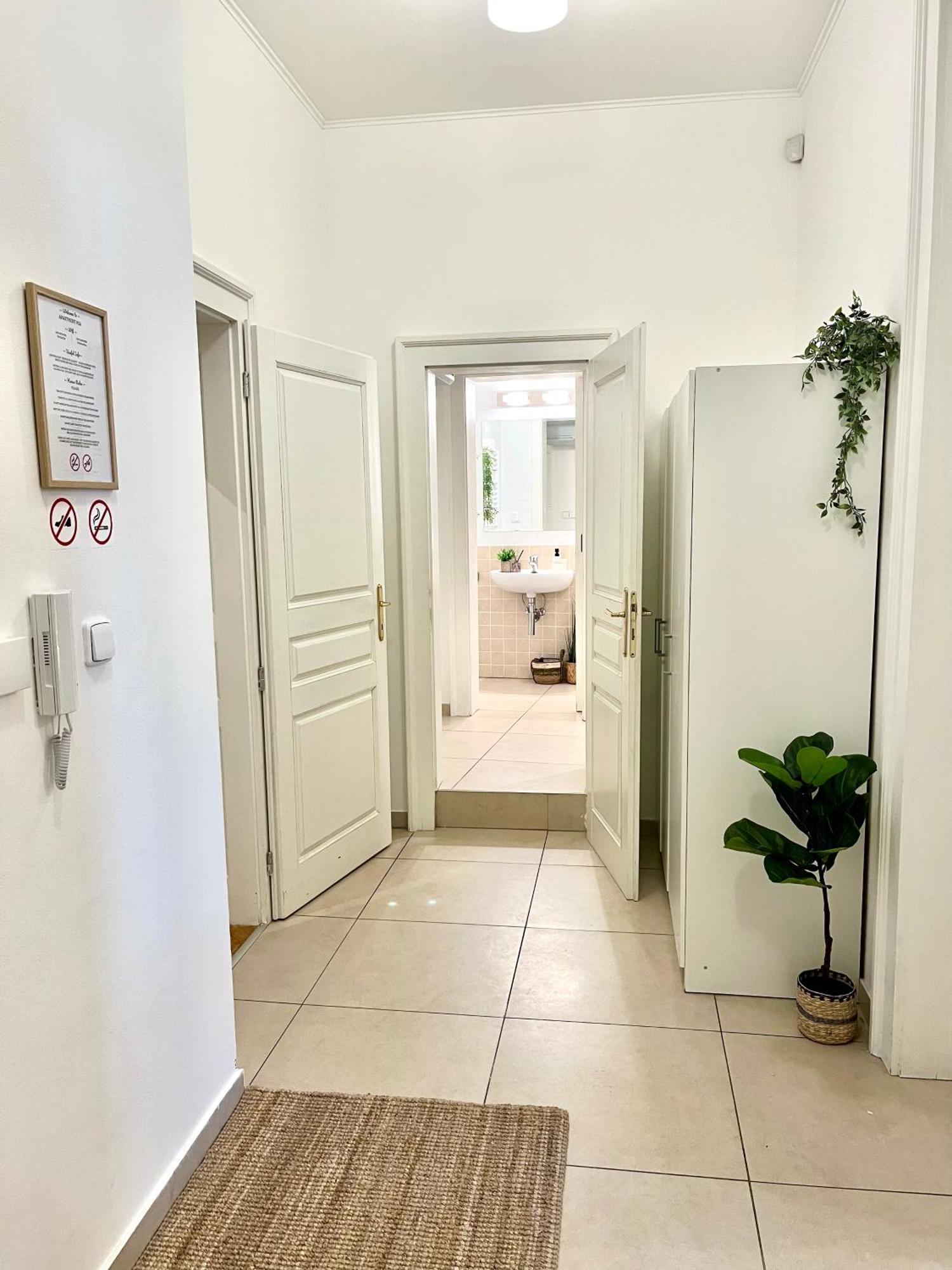 Apartment Mia - Old Town, Ac บราติสลาวา ภายนอก รูปภาพ