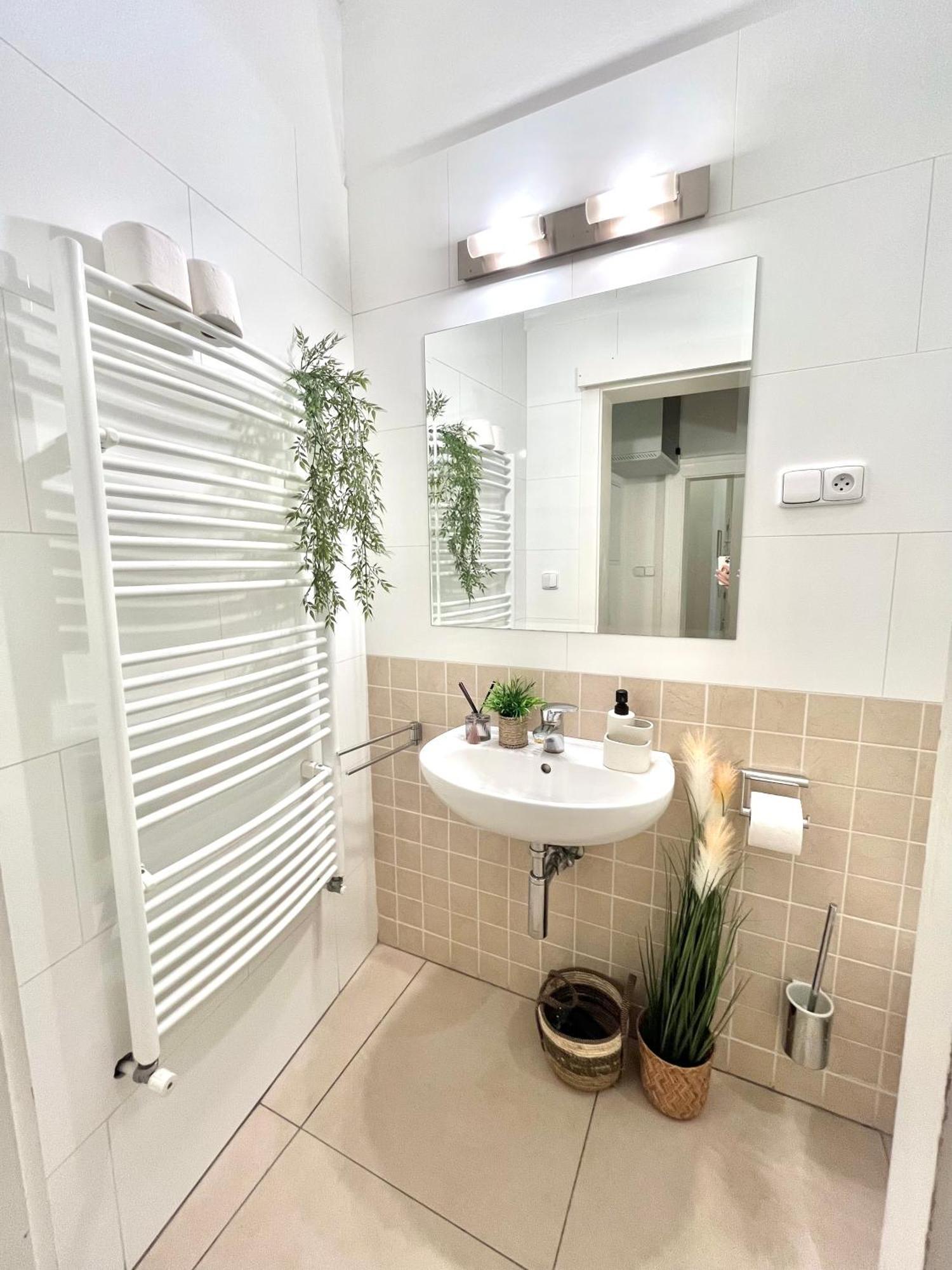 Apartment Mia - Old Town, Ac บราติสลาวา ภายนอก รูปภาพ